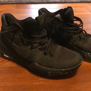 Nike Kyrie Irving basketball shoes